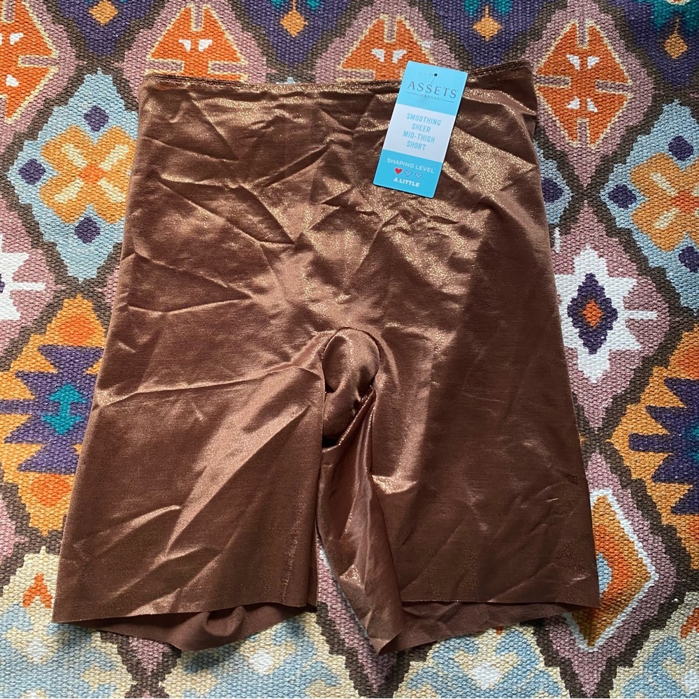 Assets by Spanx Chocolate Glow Shapewear Shorts Smoothing Sheer Mid Thigh Medium